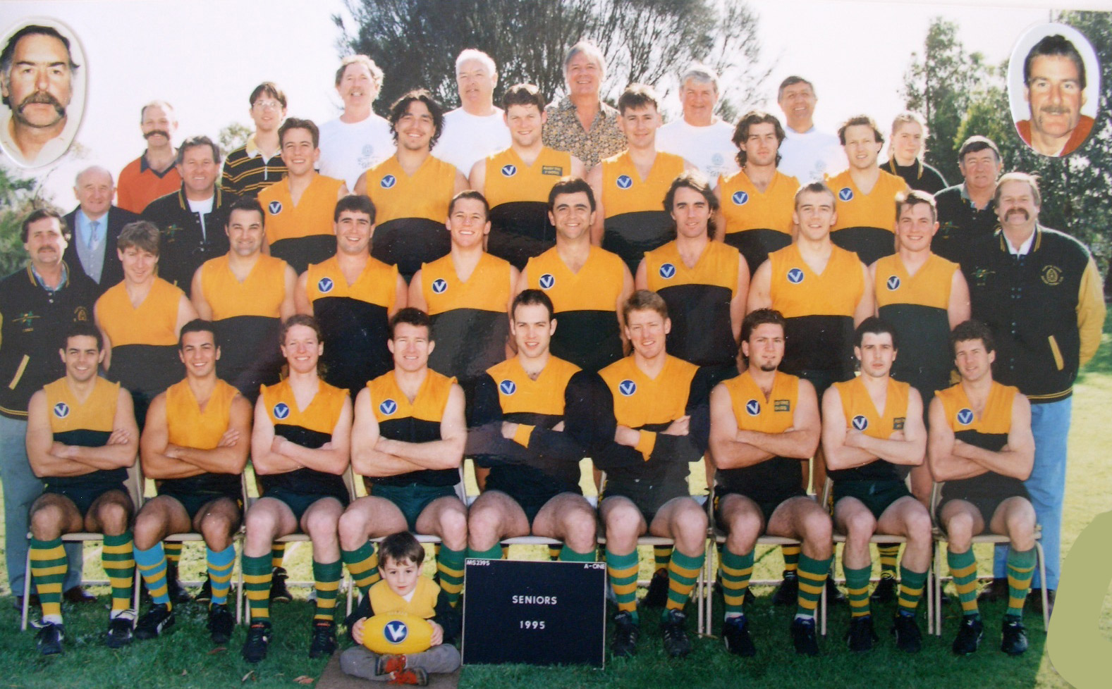 1995-seniors-team-photo-1